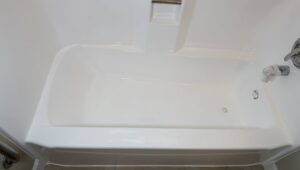 Bathtub Reglazing & Refinishing in Fullerton, CA